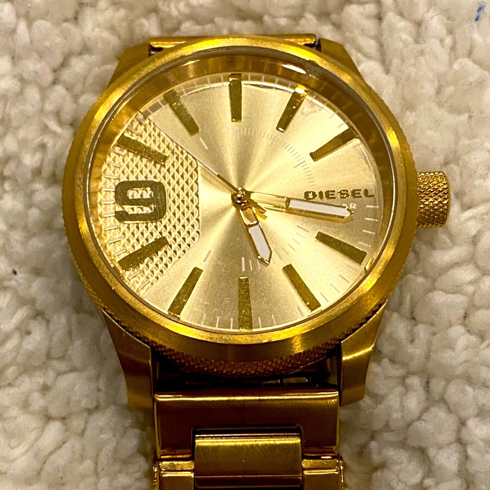 Men’s Diesel 5bar Brave Gold Stainless Watch Men’s